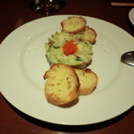 洋食 泉 - タコとアボガドのタルタルガーリックトースト添え