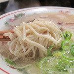 満麺屋 - 麺の硬さ(茹で加減)の案内書きがあります。細めの麺なので、カタ好みは是非カタめのリクエストを♪