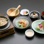洗心寮 - 唐橋@2,100込　しじみ釜飯と鯉の洗い、炊き合せ、小鉢、しじみ汁、香の物