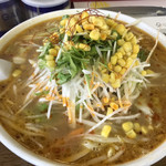 味の横綱 - 野菜ラーメン辛味噌味(¥780)+バカ盛り(¥250)