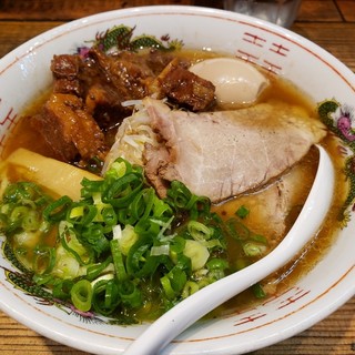 ナベラボ 池袋〝牛骨ラーメン〟_0