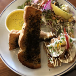 マザービーンズ - ランチ バジルトースト 大豆唐揚げ