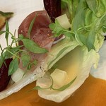 ナベノ-イズム - プティサラダバスケーズ（生ハム、オッソイラティチェリー、エスプレット）