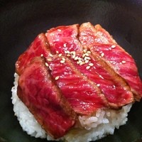 御曹司 松六家 - 和牛たっぷり