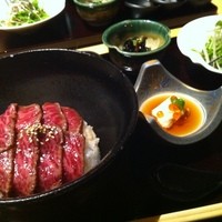 御曹司 松六家 - 特撰黒毛和牛のひつまぶし御膳（1200円）