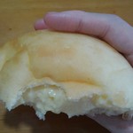 カカポ・ベーカリー - カカポのたまご180円(税込)、食べかけです。