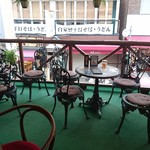 Mikado Coffee Karuizawa Kyudo Ten - （通りを見下ろす）テラス席