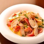 Cream pasta with snow crab and fresh tomatoes