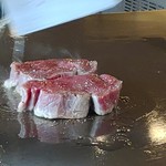 あづま   - 肉厚のフィレがジュージュー