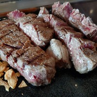 ステーキハウス あづま - 一口サイズで食べやすい