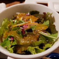 和牛料理 要 - 新鮮野菜サラダ