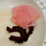 ホテルマハイナウェルネス　リゾートオキナワ - ホテルマハイナウェルネス　リゾートオキナワ＠本部町　朝食ビュッフェ　ゴーヤー黒糖漬け、大根のドラゴンフルーツ漬け