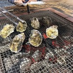 くいどうらく - くいどうらく(兵庫県赤穂市坂越)焼きガキ(10ヶ)