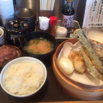 Komefuku - 鶏豚天ぷら定食880円