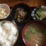 しのぶ - 定食  小鉢ものが嬉しいです。