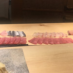 鮨 さいとう - 綺麗に並べられたネタ