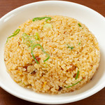 RAMEN 風見鶏 - 塩ダレ、スパイス、香味油など、すべての具材を入れて炊き込んだ、炊き込みチャーハン！まるで炒めたような、本格チャーハンです。