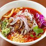 RAMEN 風見鶏 - 練りごまと、特製ラー油、ホワジャオの三位一体の王道。スープは少しサラッとしながらも、後から押し寄せるパンチは、痺れます！