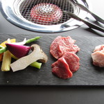 六甲山サイレンスリゾート グリル - 但馬ビーフのロースとヒレ・八鹿ポーク・鶏肉？・焼き野菜