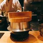 Matsumizaka Kobayashi - ご飯はお釜で炊いてくれる。君不知（きみしらず）という一般には流通していない米。