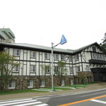 ROKKOSAN SILENCE RESORT CAFETERIA - カフェテリアがある六甲山サイレンスリゾートのシンボル館の外観南側