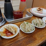 亀戸餃子 本店 - 無料のもやしナムル的な物