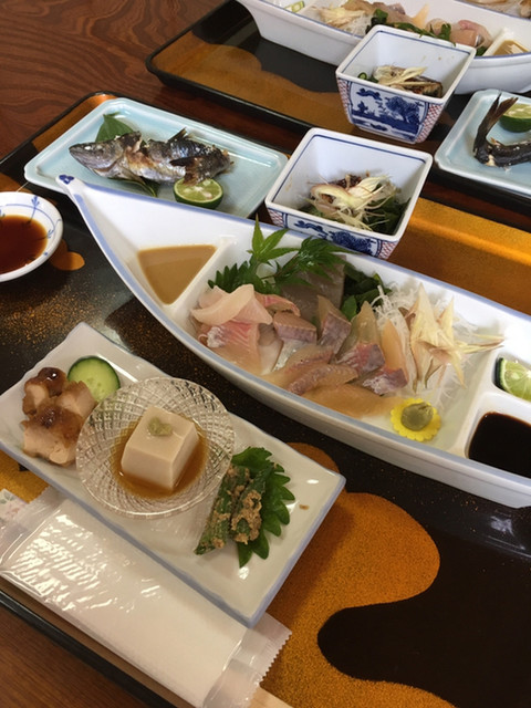 マスの家 阿波山川 魚介料理 海鮮料理 食べログ