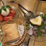 ア フェネステッラ - トマトとモッツァレラチーズのカプレーゼ