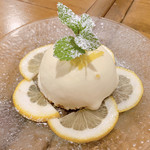 ア フェネステッラ - レモンクリームケーキ