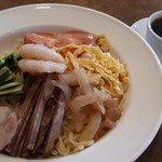 豫園飯店 - 五目冷麺(醤油)880円