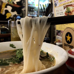 ビア ホイ チョップ - 珍しい生麺の「ブン」