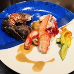 神楽坂 鉄板焼 中むら - オマール海老のポアレ　ブルターニュ産オマールブルー600g超　パルミジャーノレジャーノのリゾット　三浦半島青木農園産花ズッキーニ　マデラソースとオマールのジュのソース