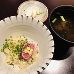 神楽坂 鉄板焼 中むら - ガーリックライス　川岸牧場産神戸牛ヒレ乗せ　味噌汁　香の物