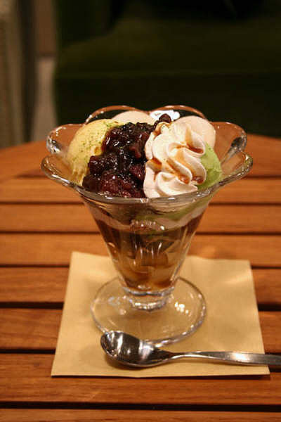 Deco’s Dog Cafe Denen Sabo photo 2