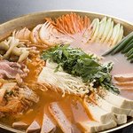 Kankoku Ryouri En - ブテチゲ（部隊鍋）はラーメンも入ってボリュームたっぷり