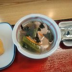 盛岡月が丘食堂 - 豚肉と小松菜の中華スープ