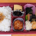 梅の花 - 料理写真:梅小箱弁当(夏)799円