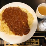 赤い館エルピア - ミートソーススパゲッティ〜大盛