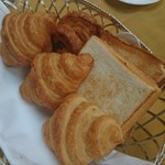 万平ホテル メインダイニングルーム - パン