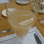 万平ホテル メインダイニングルーム - リンゴジュース