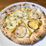 ホ オポノポノ - クアトロ ＆ アーモンド味噌の野菜pizza
