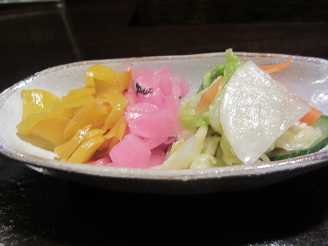 居酒屋 梵屋 - お通しの渍物 にんにく风味でした