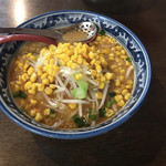 ラーメンめん丸 - 丸味噌ラーメン味噌コーン(760円)