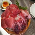 マグロ専門 吉田屋 - 桶盛り 990円 定価だと頼まないと思う