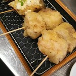 マグロ専門 吉田屋 - 鯖串と鮪白子串