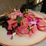 肉匠 コギヤ 宴庭  - ドライアイスでもくもくの肉盛り4500円