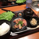 Yakiniku Tokkyuu Kameokaten - 