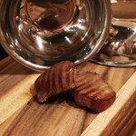 お肉屋 けいすけ 三男坊 - 厚切りタン元の牛タン