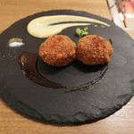 お肉屋 けいすけ 三男坊 - けいすけ風ビーフシチューコロッケ