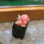 寿司栄 - トロ、イブリガッコ巻き